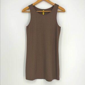 Final Touch Sleeveless Chevron Dress Women’s Size Medium in Tan / Brown - EUC!